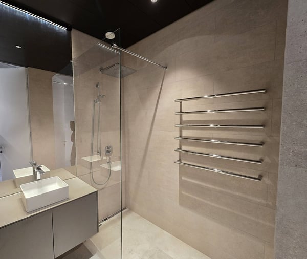 LA LAC TOWER : 3 luxueux bureaux neuf et 3 dépôts à vendre 14