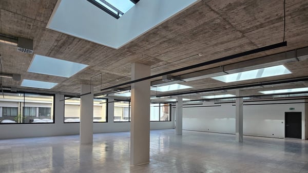 LA LAC TOWER : 3 luxueux bureaux neuf et 3 dépôts à vendre 2