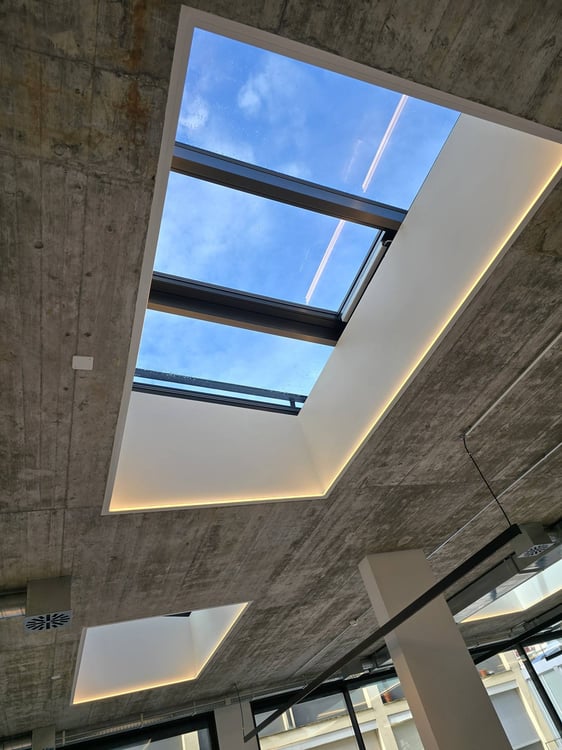 LA LAC TOWER : 3 luxueux bureaux neuf et 3 dépôts à vendre 8