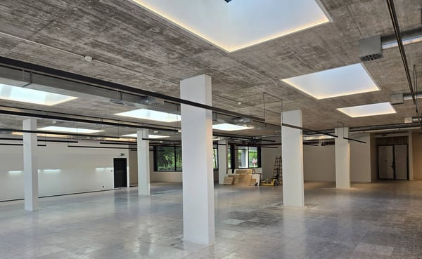 LA LAC TOWER : 3 luxueux bureaux neuf et 3 dépôts à vendre 10