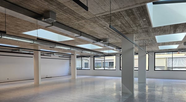 LA LAC TOWER : 3 luxueux bureaux neuf et 3 dépôts à vendre 5