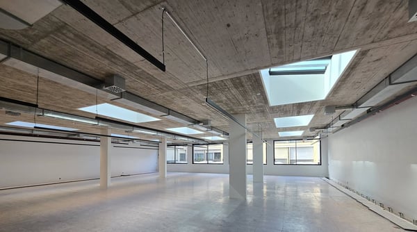 LA LAC TOWER : 3 luxueux bureaux neuf et 3 dépôts à vendre 6