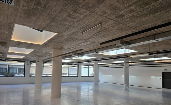 LA LAC TOWER : 3 luxueux bureaux neuf et 3 dépôts à vendre 4