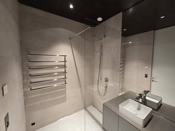 LA LAC TOWER : 3 luxueux bureaux neuf et 3 dépôts à vendre 6