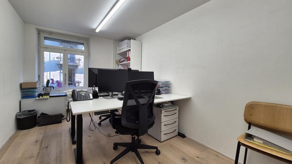 Grosszügiges Büro mitten in der Luzerner Neustadt 6