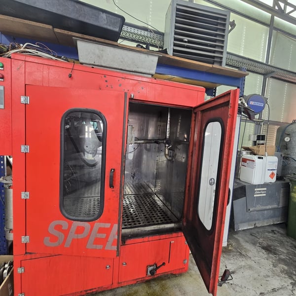 Nur das Inventar Autowerkstatt zu verkaufen/Liegenschaft mitte pro Monat 3650.- CHF 10