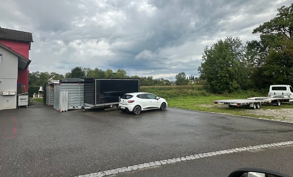 Aus gesundheitlichen Gründen zu verkaufen. Wohn-und Geschäftshaus. 12