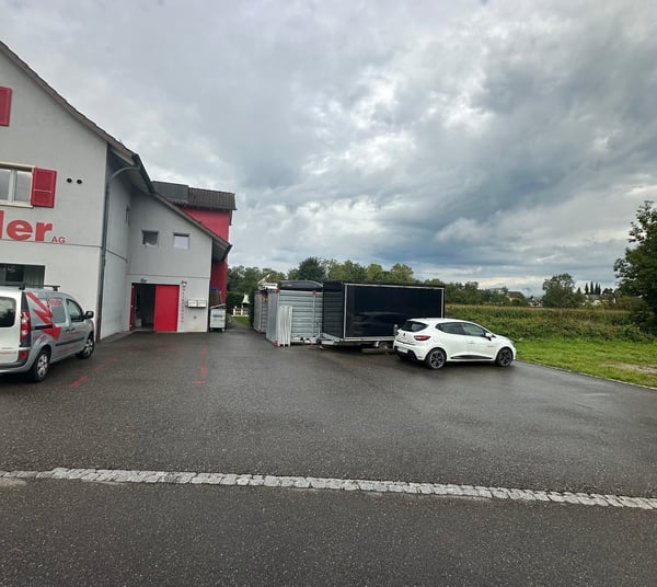 Aus gesundheitlichen Gründen zu verkaufen. Wohn-und Geschäftshaus. 3