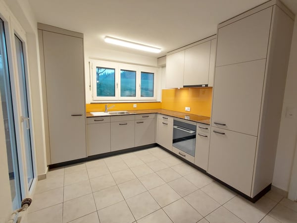 Charmante 1.5-Zimmer-Wohnung mit Wintergarten in Merlischachen 1