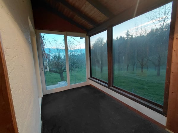 Charmante 1.5-Zimmer-Wohnung mit Wintergarten in Merlischachen 12