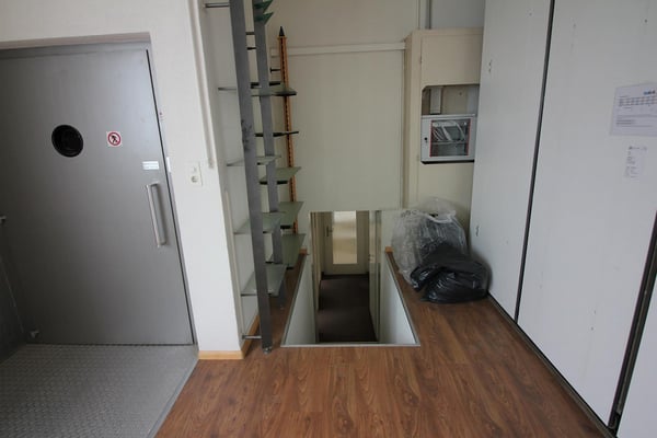 Freistehende Gewerbeliegenschaft im Industriegebiet und Baurecht 11