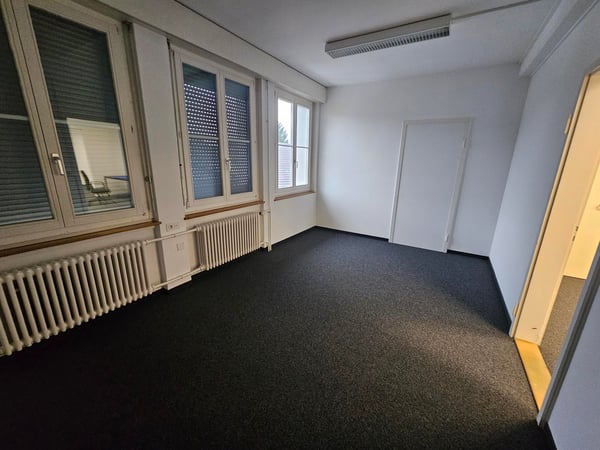 Attraktive Bürofläche an zentralster Lage in Reinach 4