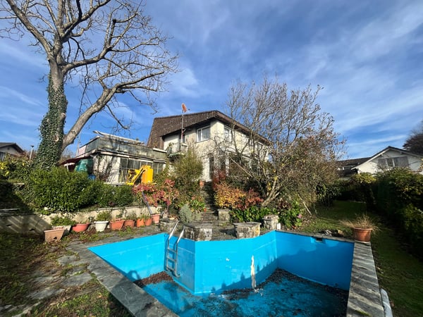 Traumhafte Immobilie mit zwei separaten 3.5 - und 4 - Zimmer-Wohnungen – Ideal als Generationenhaus! 2