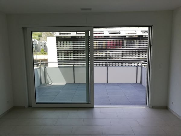 Appartement moderne de 1.5 pièces avec balcon et terrasse à Sion 4