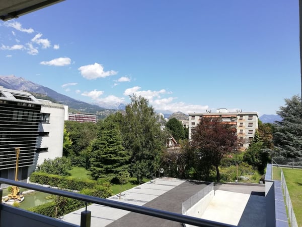 Appartement moderne de 1.5 pièces avec balcon et terrasse à Sion 9