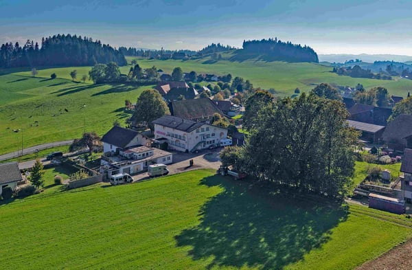 Mit oder ohni Löie - äs Grundstück mit riesigem Potenzial im Härze vom Ämmitau 11