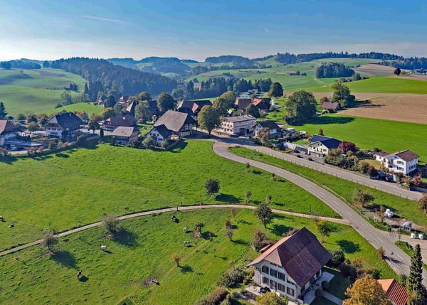 Mit oder ohni Löie - äs Grundstück mit riesigem Potenzial im Härze vom Ämmitau 12