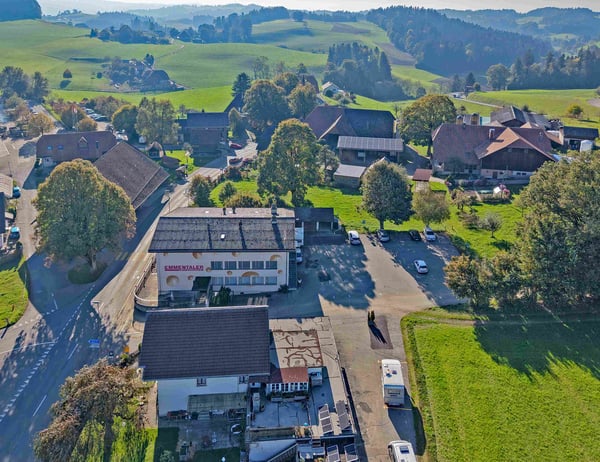 Mit oder ohni Löie - äs Grundstück mit riesigem Potenzial im Härze vom Ämmitau 7