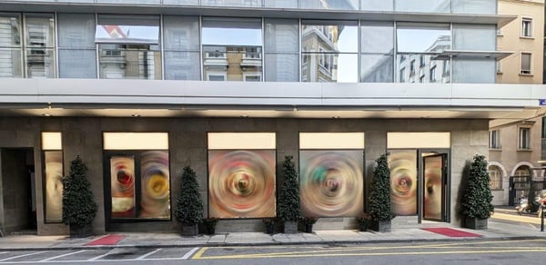 A louer: Genève Mont-Blanc - Superbe Arcade d'angle, 7 vitrines, 2 entrées clients 10