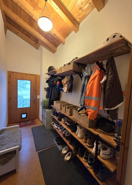 schöne + gepflegte 1.5 Zimmer Dachwohnung in 3-Fam.-Haus 11