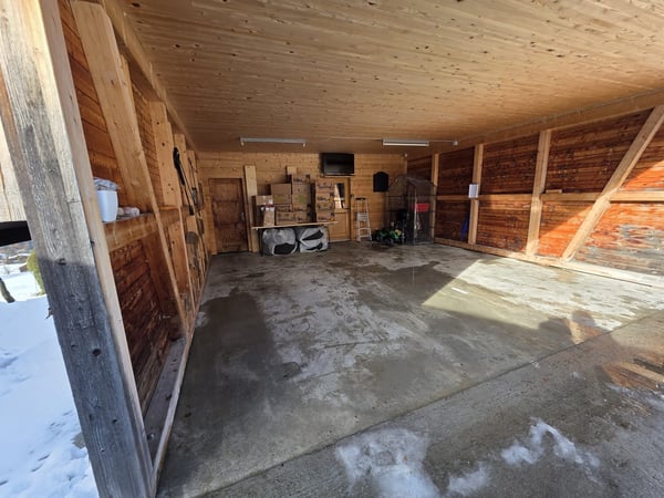 schöne + gepflegte 1.5 Zimmer Dachwohnung in 3-Fam.-Haus 14