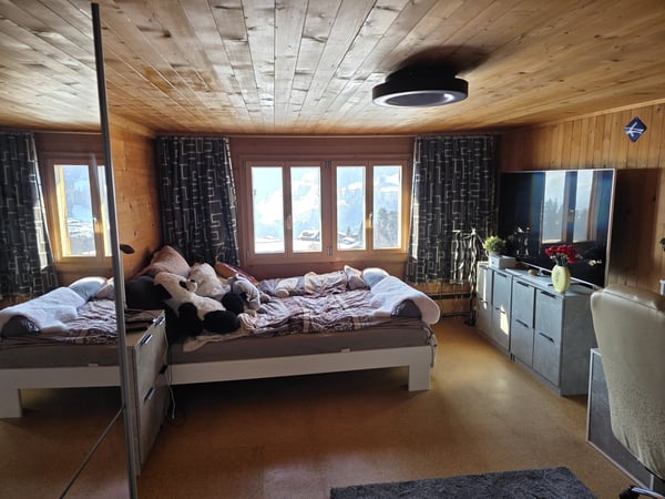 schöne + gepflegte 1.5 Zimmer Dachwohnung in 3-Fam.-Haus 9