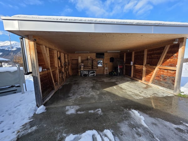 schöne + gepflegte 1.5 Zimmer Dachwohnung in 3-Fam.-Haus 13