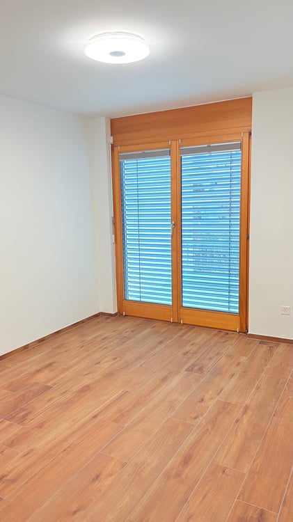 Grosszügige 1.5-Zimmer-Wohnung mit Balkon und schöner Aussicht in Ried-Brig 10