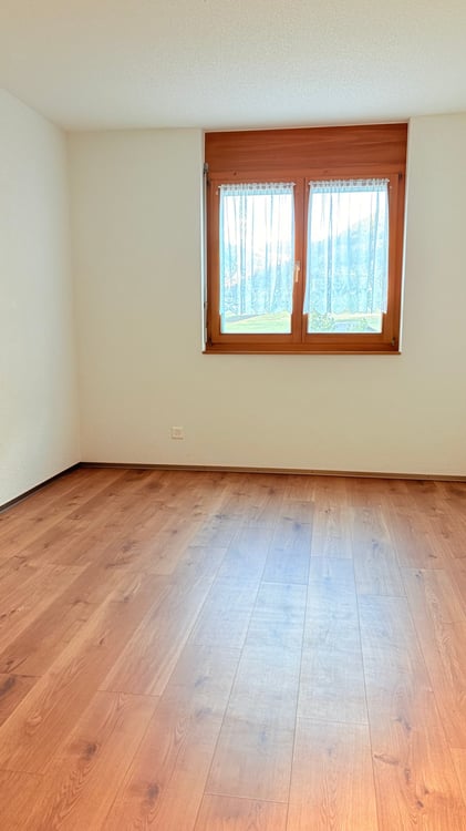 Grosszügige 1.5-Zimmer-Wohnung mit Balkon und schöner Aussicht in Ried-Brig 3
