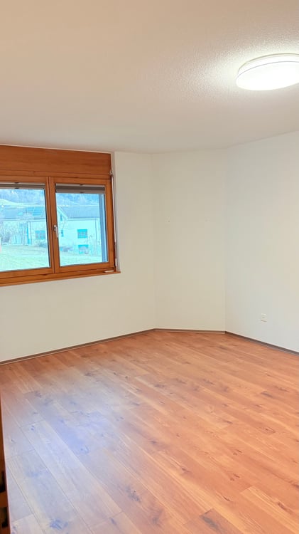Grosszügige 1.5-Zimmer-Wohnung mit Balkon und schöner Aussicht in Ried-Brig 8