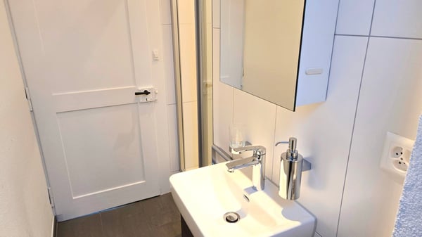 Total sanierte 1.5-Zimmer-Dachwohnung mit Fernblick auf Stadt und Berge in Bern-Kirchenfeld 22