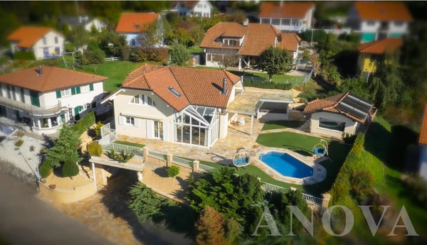 Villa de prestige avec panorama unique sur le lac de la Gruyère