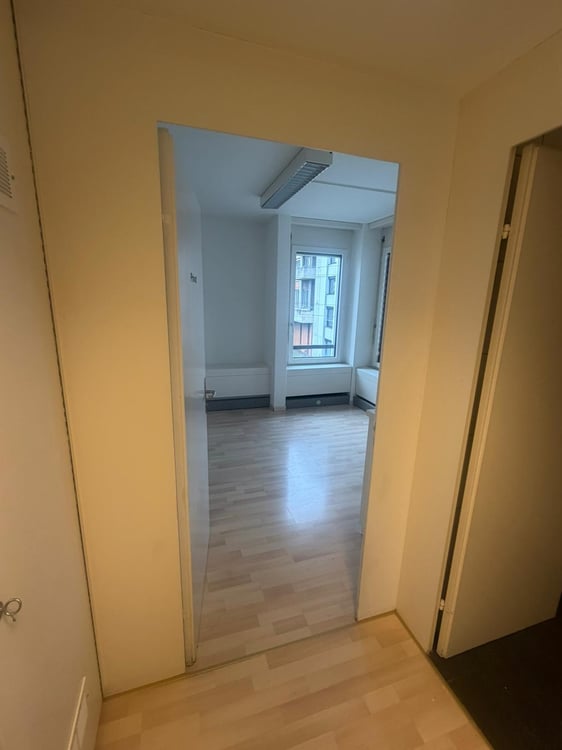 Moderni uffici al 3° piano nel centro di Zugo 4