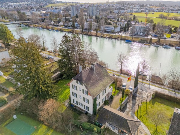 1-Zi-Terrassenwohnung mit Gartenanteil direkt an der Aare