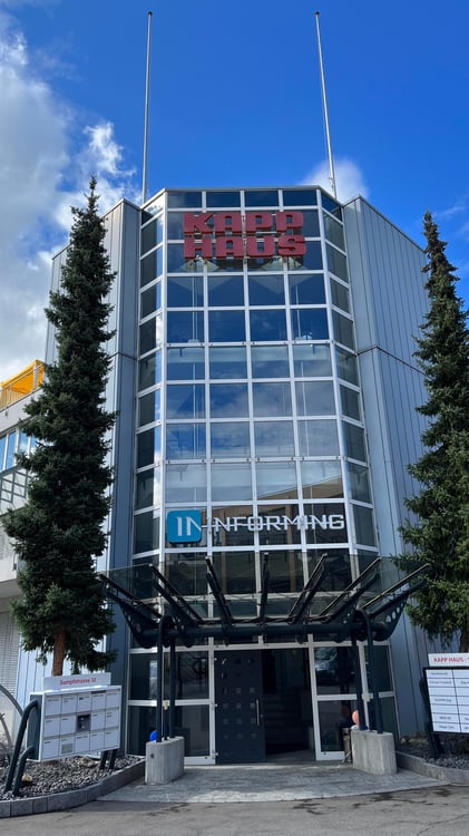 Moderne 1.5-Zimmer Büroräume in Steinhausen 1