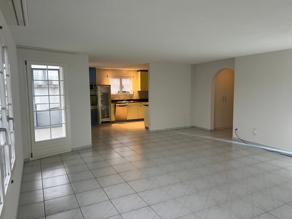 Helle 1.5-Zimmer-Wohnung mit Blick ins Grüne in Root 7