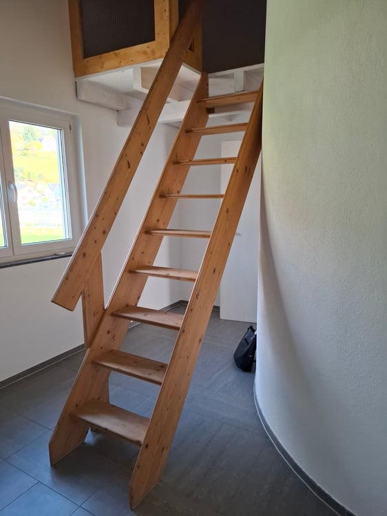 Grosszügige 1.5-Zimmer-Dachwohnung mit Bergblick in Marbach 33