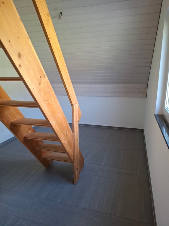 Grosszügige 1.5-Zimmer-Dachwohnung mit Bergblick in Marbach 31