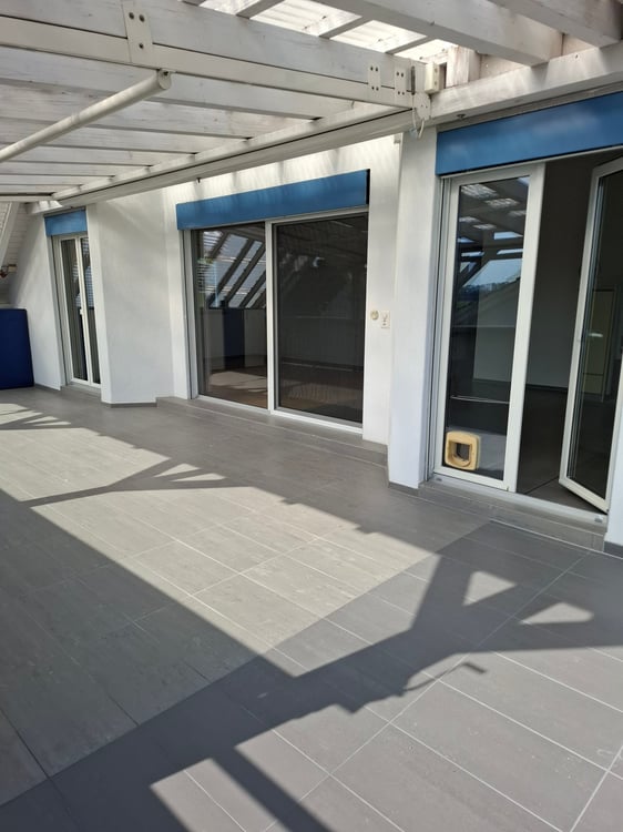 Grosszügige 1.5-Zimmer-Dachwohnung mit Bergblick in Marbach 4