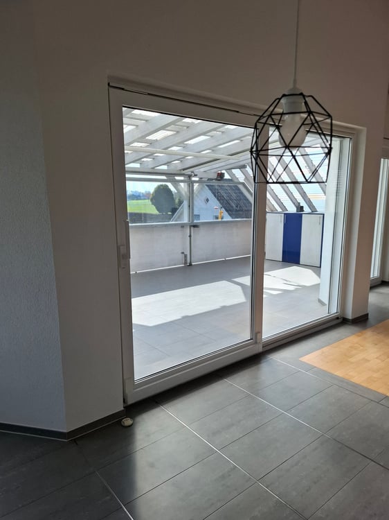 Grosszügige 1.5-Zimmer-Dachwohnung mit Bergblick in Marbach 7