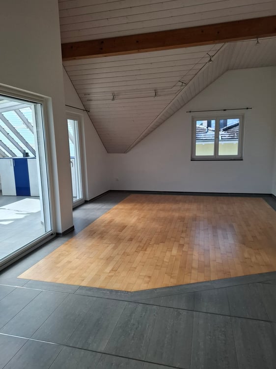 Grosszügige 1.5-Zimmer-Dachwohnung mit Bergblick in Marbach 6