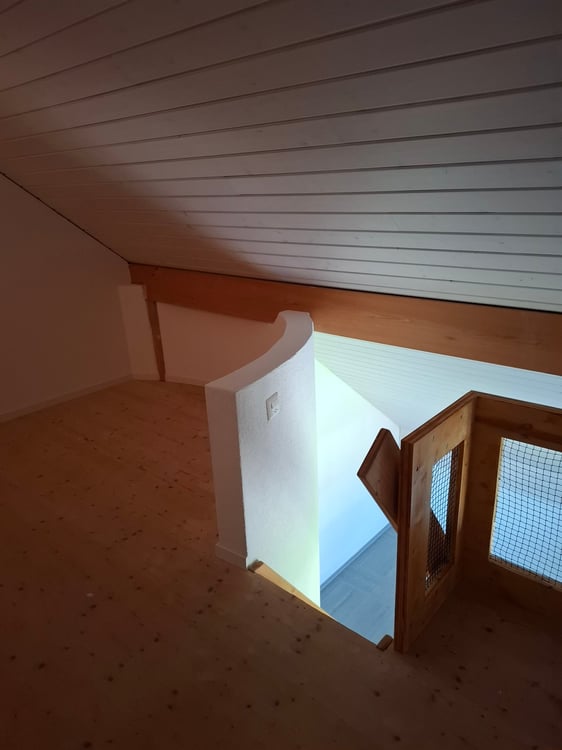 Grosszügige 1.5-Zimmer-Dachwohnung mit Bergblick in Marbach 36