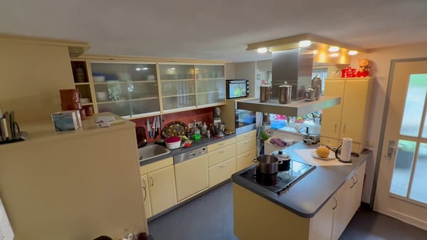 Sehr schönes Bauernhaus (ca. 1.325 m² Grund) plus Top-Baugrund mit ca. 2.303 m² inkl. Bauvorbescheid 21