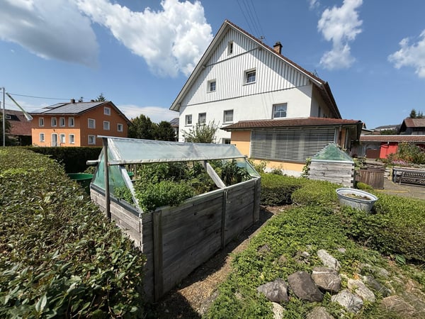 Sehr schönes Bauernhaus (ca. 1.325 m² Grund) plus Top-Baugrund mit ca. 2.303 m² inkl. Bauvorbescheid 1