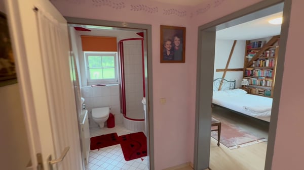 Sehr schönes Bauernhaus (ca. 1.325 m² Grund) plus Top-Baugrund mit ca. 2.303 m² inkl. Bauvorbescheid 26