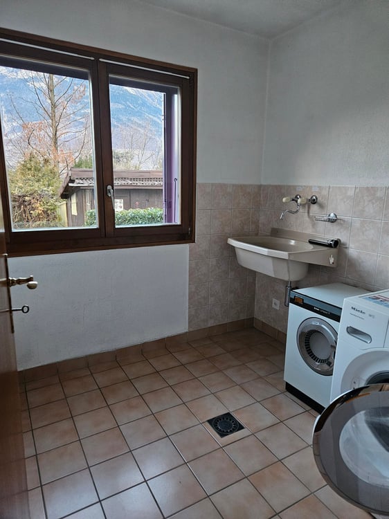 Charmante maison bifamiliale 1.5 pièces à Riddes 11