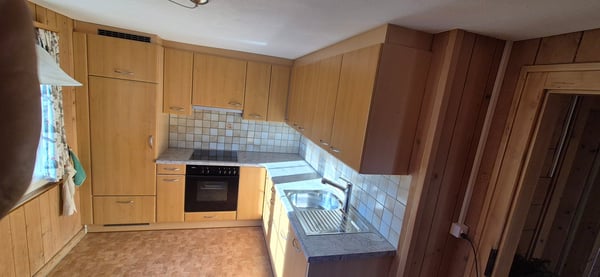 Charmante 1-Zimmer-Wohnung mit Kamin in historischem Gebäude 1