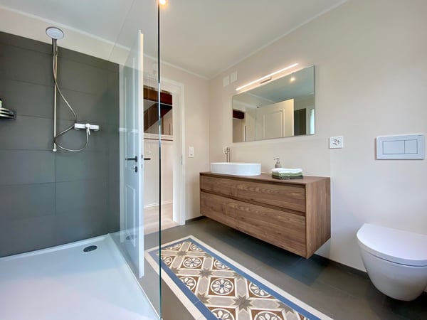 Charmantes 1.5-Zimmer-Einfamilienhaus mit Aussicht in Lampenberg zu vermieten 9