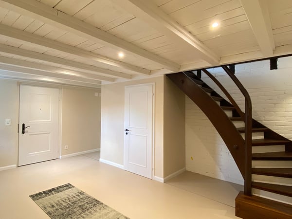 Charmantes 1.5-Zimmer-Einfamilienhaus mit Aussicht in Lampenberg zu vermieten 2