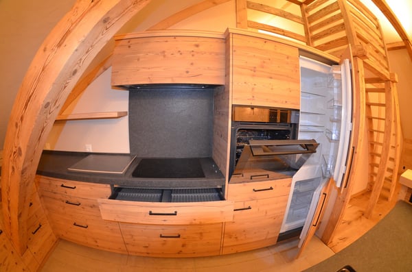 Charmante 1.5-Zimmer-Dachwohnung in historischem Gebäude 3